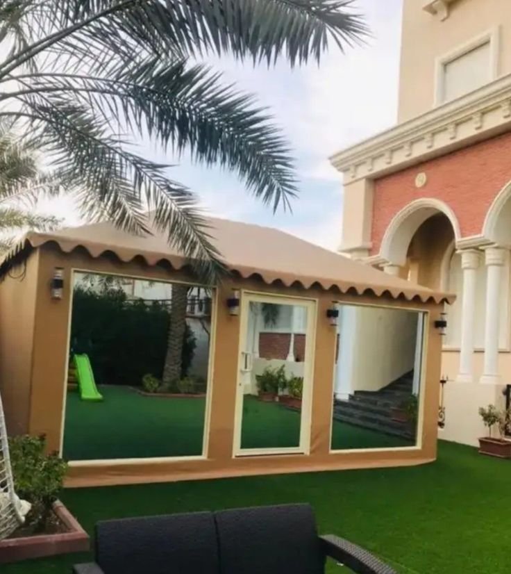 خيام ملكية وبيوت شعر