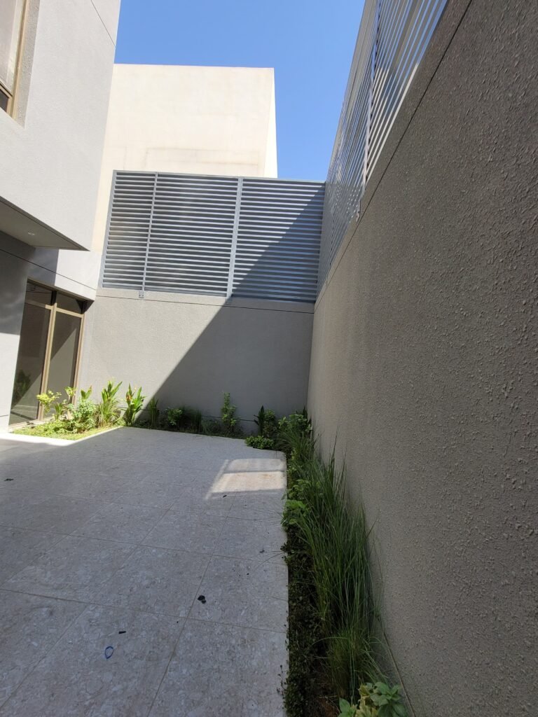 سواتر جدار عالية